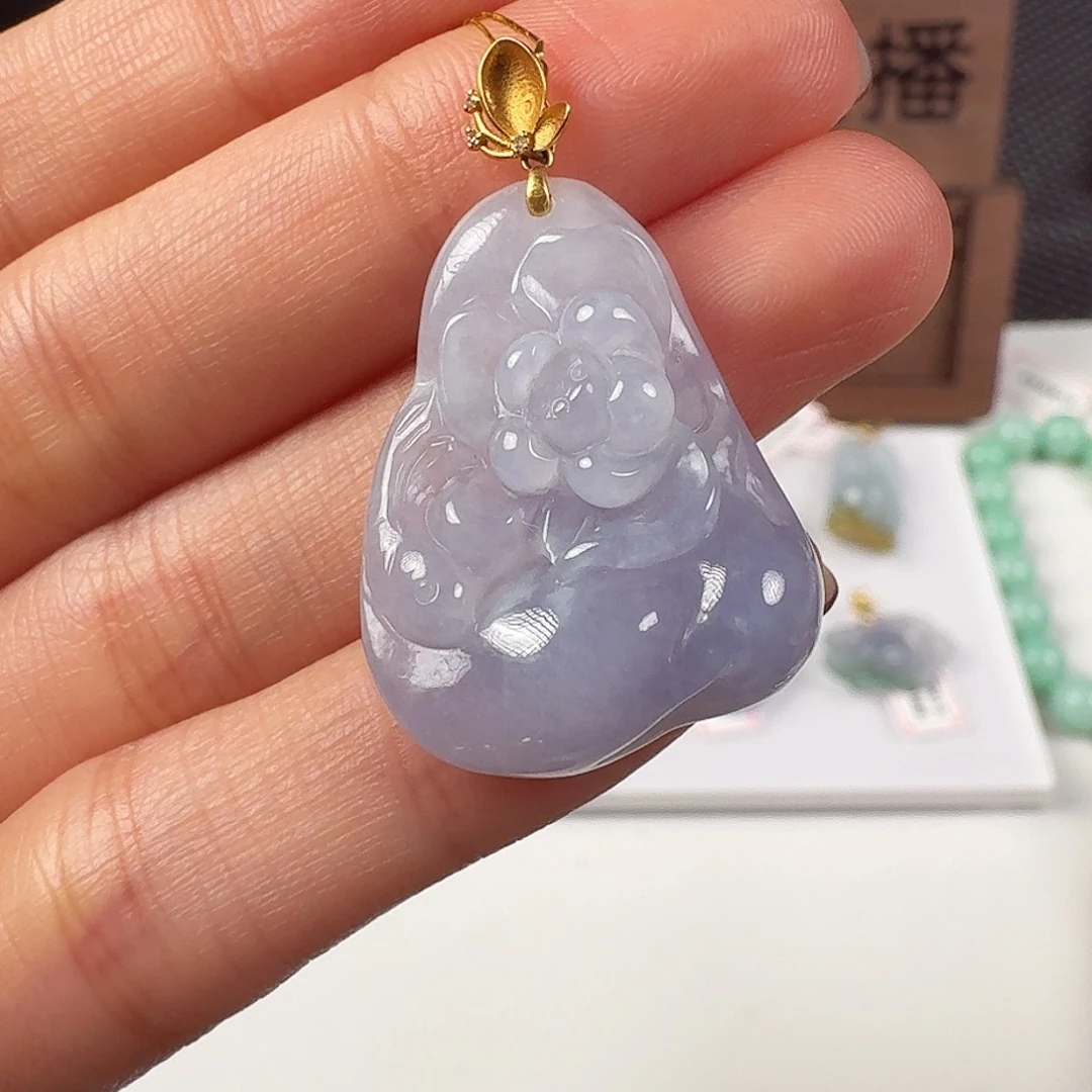 翡翠18K金镶嵌颈饰