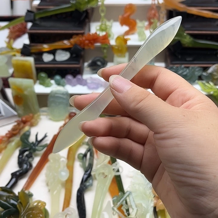 蛇纹石玉未镶嵌岫玉发簪