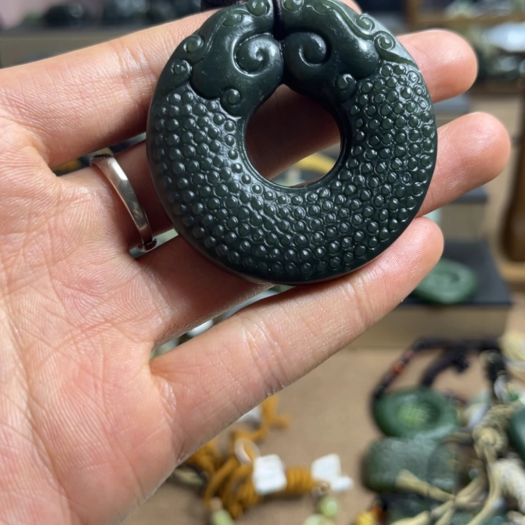 和田玉（糖玉）未镶嵌颈饰