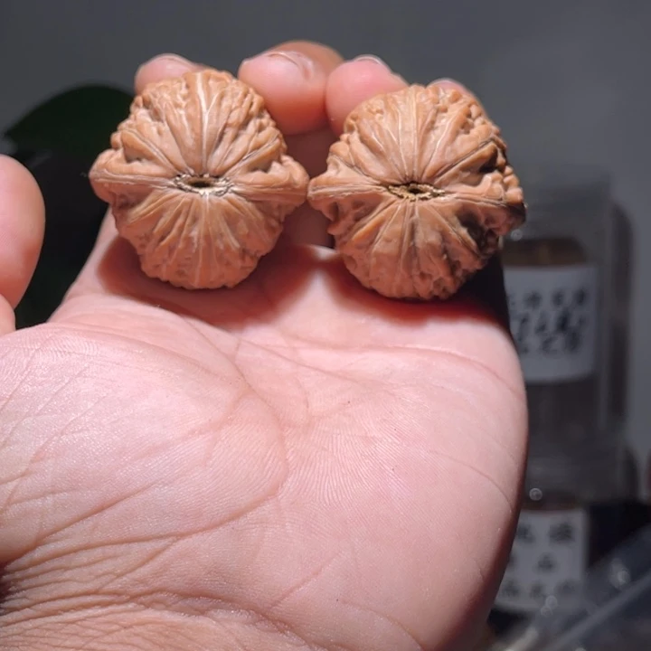 万****吊坠桃核       40