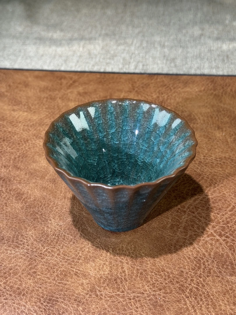 0211-哥窑冰裂纹【蓝冰】主人杯【高菊杯】叶金塔大师底章