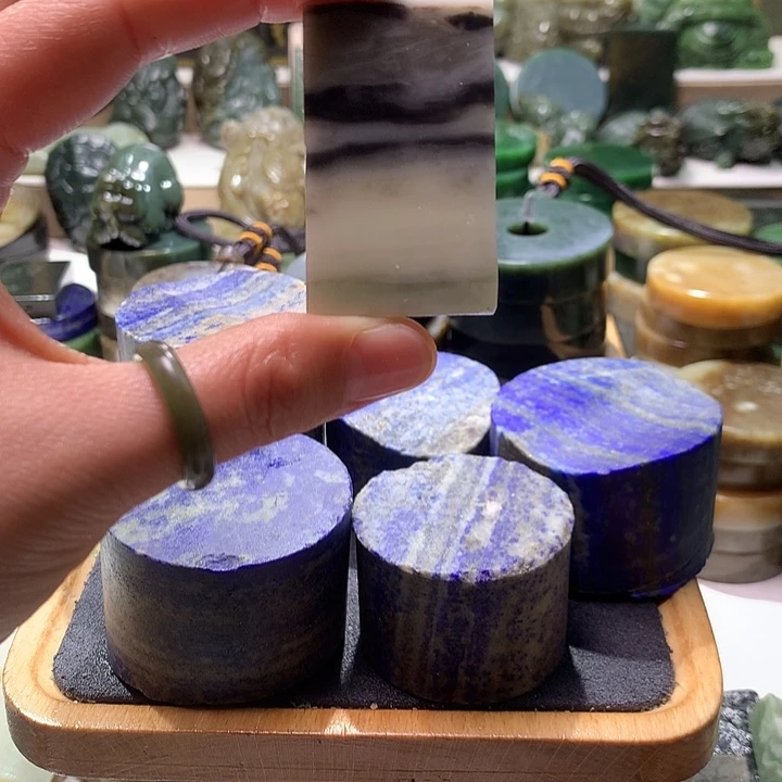 和田玉未镶嵌珠宝半成品