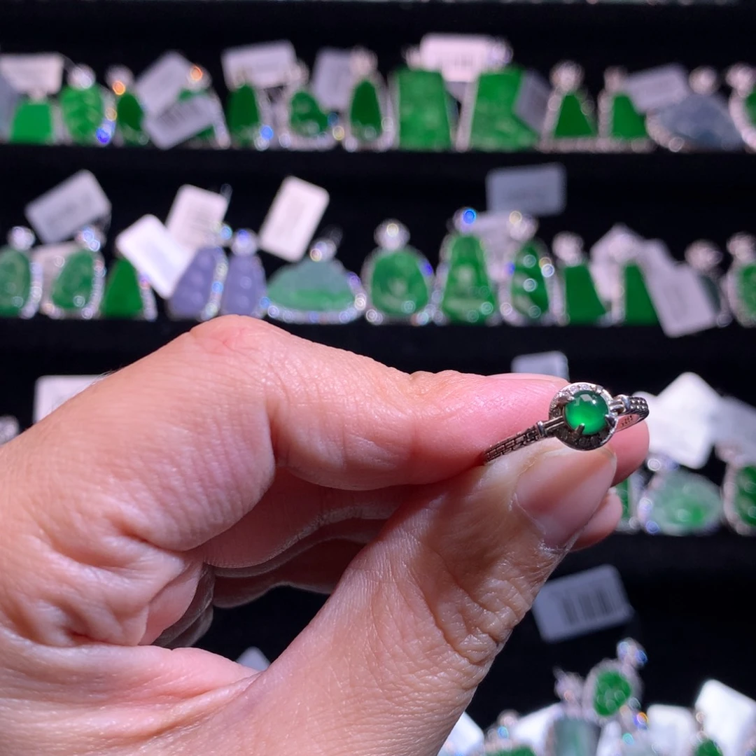 【闪购商品】银S925镶嵌戒指翡翠