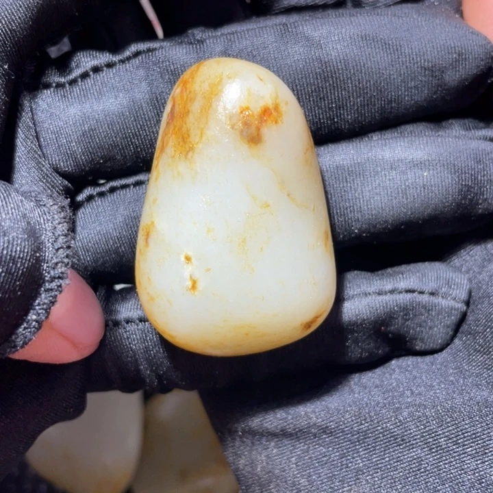 和田玉未镶嵌珠宝奇石