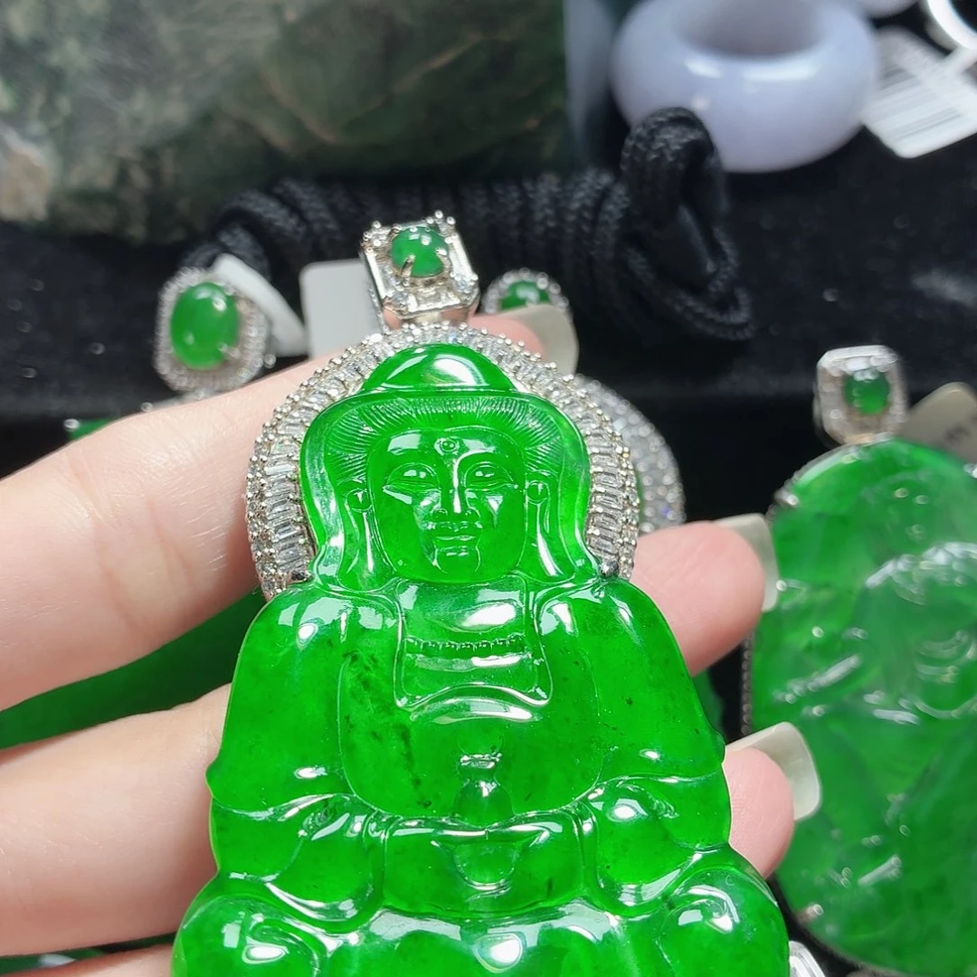 翡翠未镶嵌颈饰11