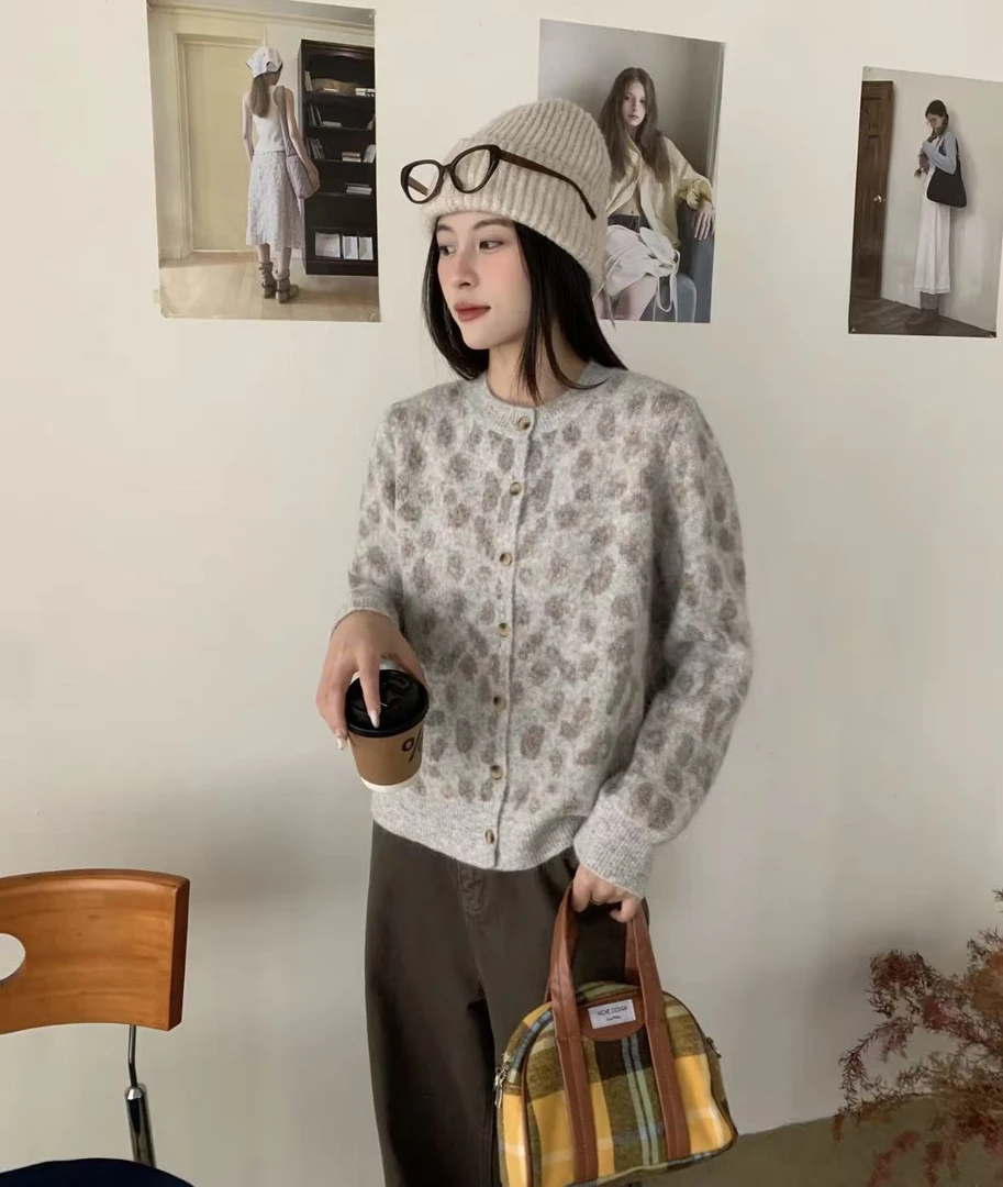 6023【臻炫女装休闲】轻奢新款设计豹纹系列时尚百搭韩系上衣秋冬