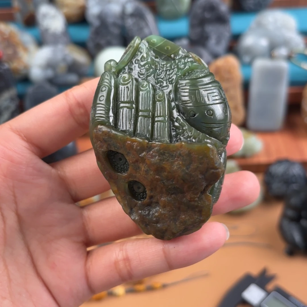 和田玉未镶嵌挂件