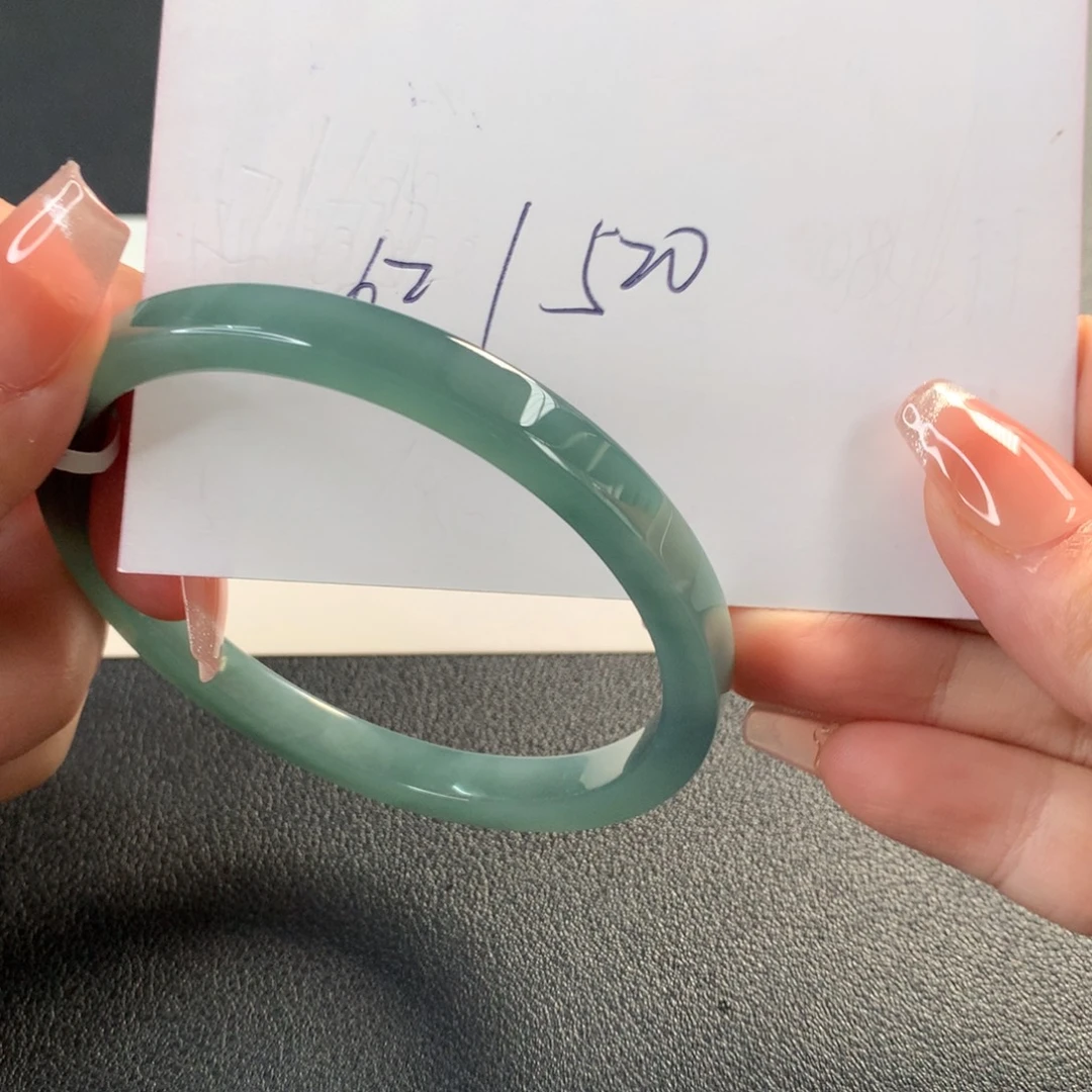 翡翠未镶嵌手镯手镯