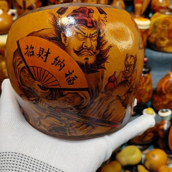 梁***良葫芦随型设计手把件