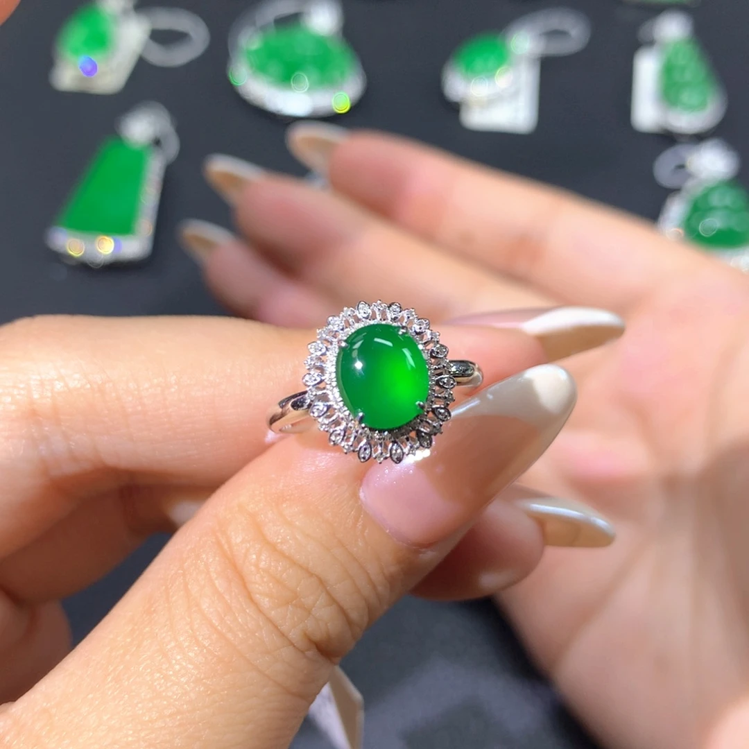 翡翠戒指18K金镶嵌翡翠