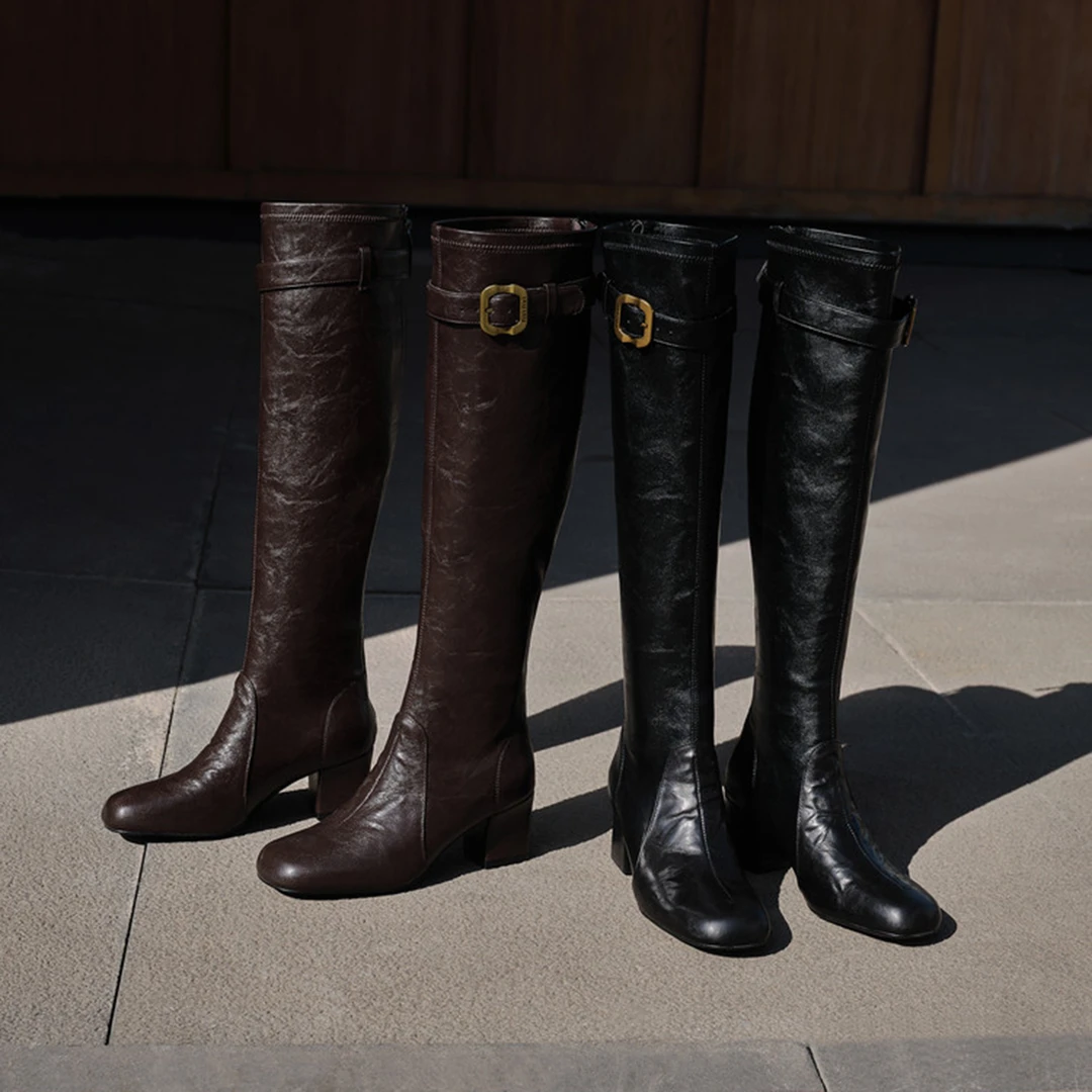 真皮粗跟及膝长筒靴女2025秋冬新款皮带扣高跟骑士靴高筒瘦瘦靴