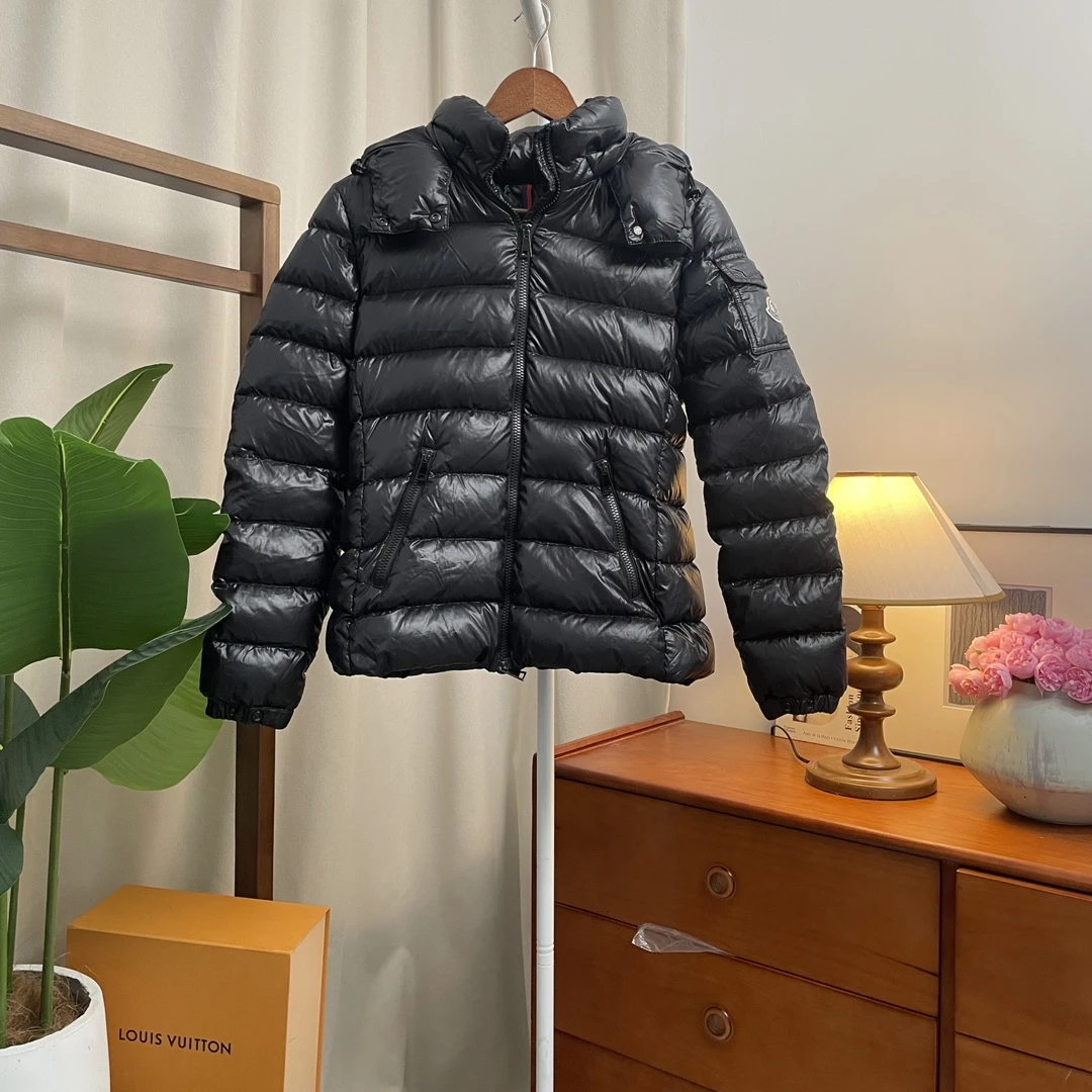 95新 MONCLER 青奢荟/1码/百搭黑色bady短款羽绒服连帽外套/82746