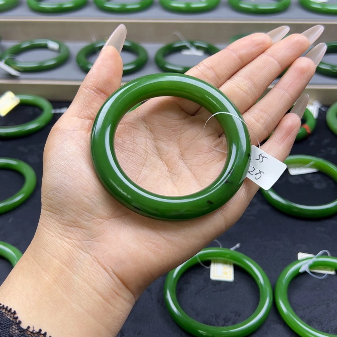 和田玉（碧玉）未镶嵌手镯