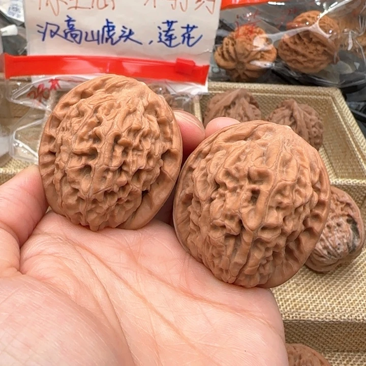 ****哥把件文玩核桃莲花39尖黄特价