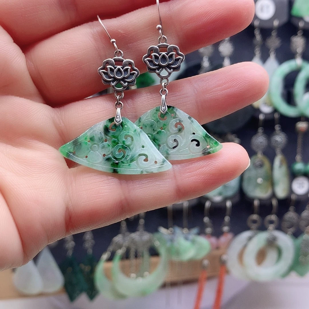 翡翠未镶嵌耳饰精美