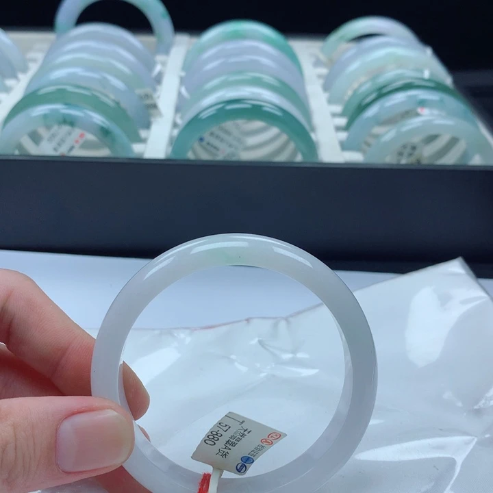 翡翠未镶嵌手镯57圈