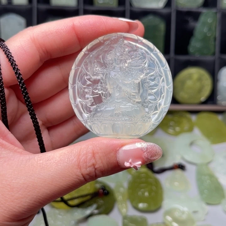 淑***娟岫玉未镶嵌吊坠(赠链)