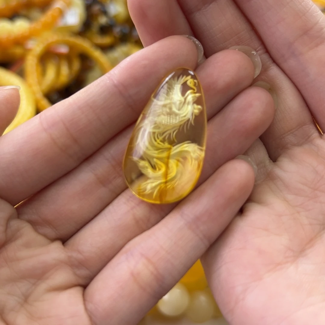 未镶嵌琥珀珠宝奇石