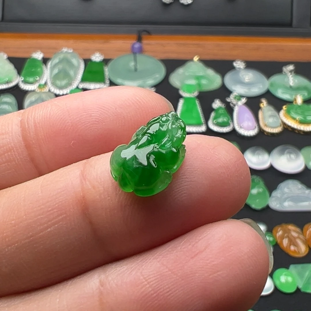 翡翠颈饰未镶嵌貔貅12.4