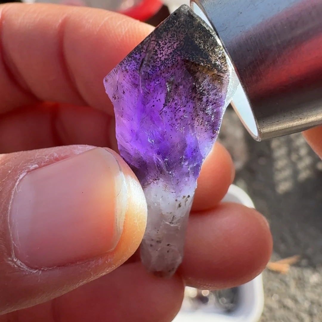 石材极光的权仗是