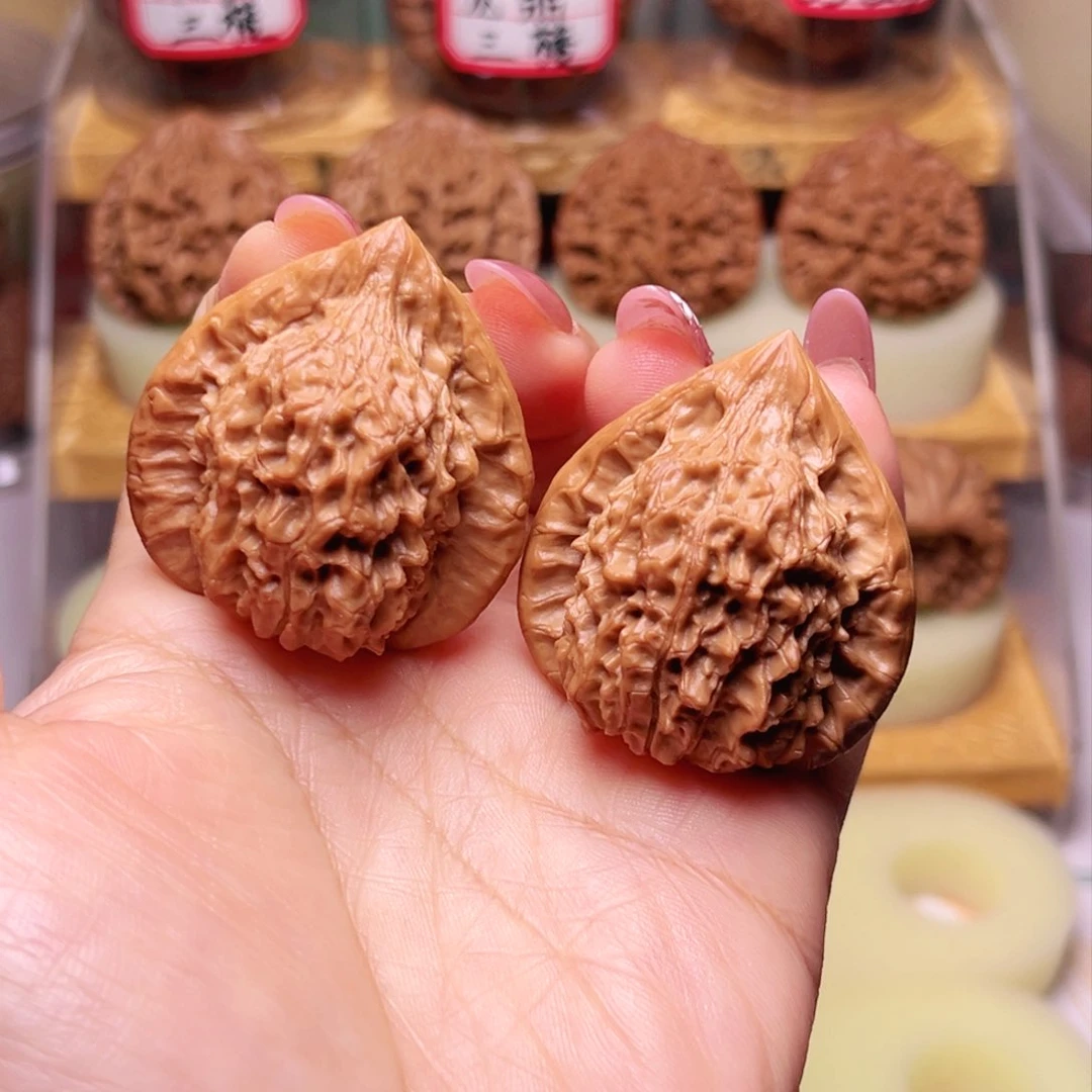 文玩核桃吊坠39尺野核珠雀