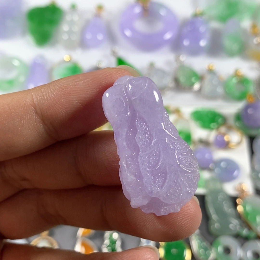 翡翠颈饰未镶嵌翡翠