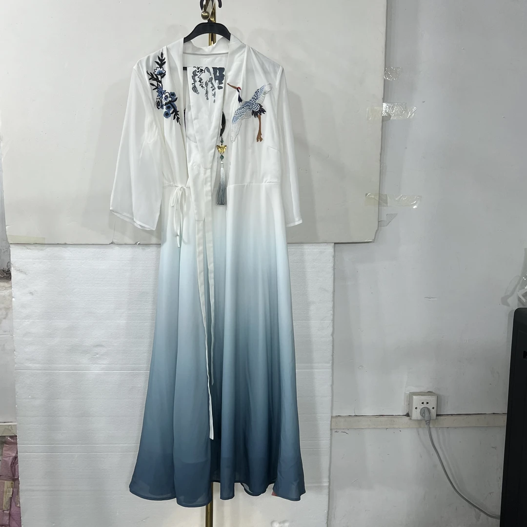 芙娜妮轻奢2024新款夏季高级气质时尚感网红名媛女装Q2510425