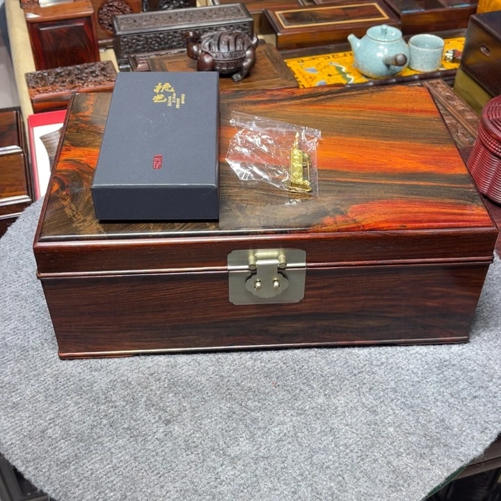 紫檀木类成套家具