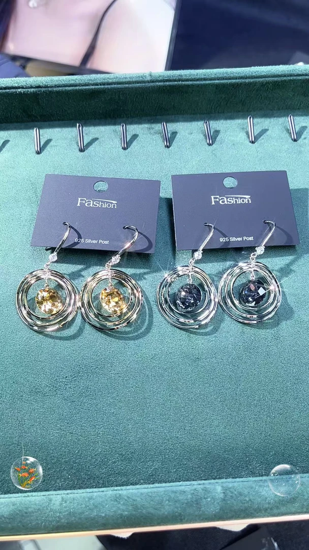 铜合金锆石耳饰 挂钩款圈圈华子高定版耳环0311轻奢时尚百搭