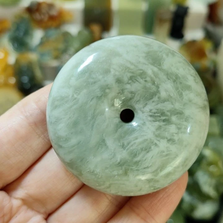 岫玉未镶嵌平安扣
