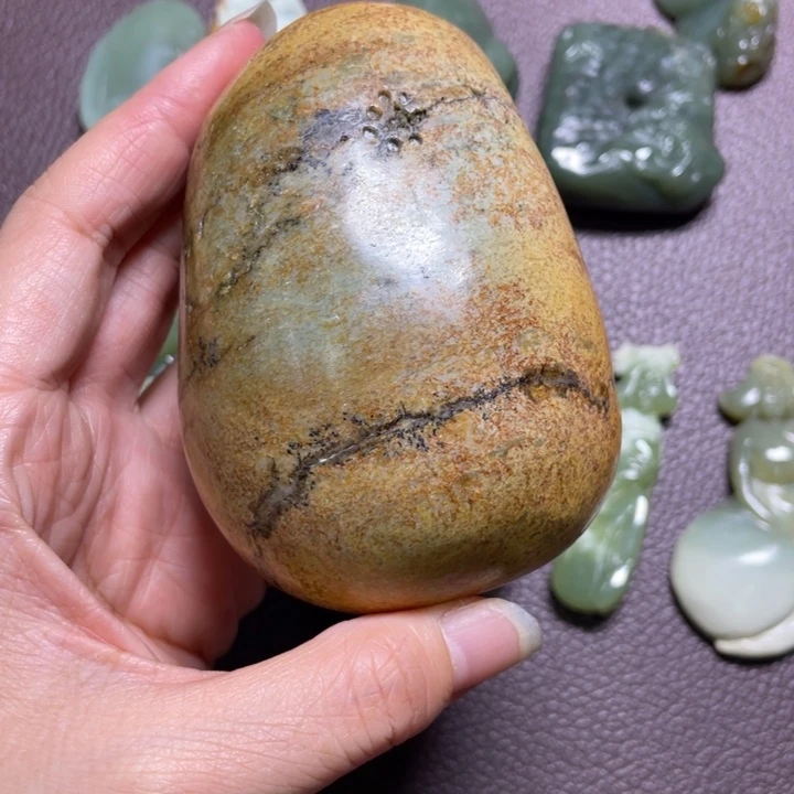 岫岩老玉（透闪石质玉）未镶嵌颈饰