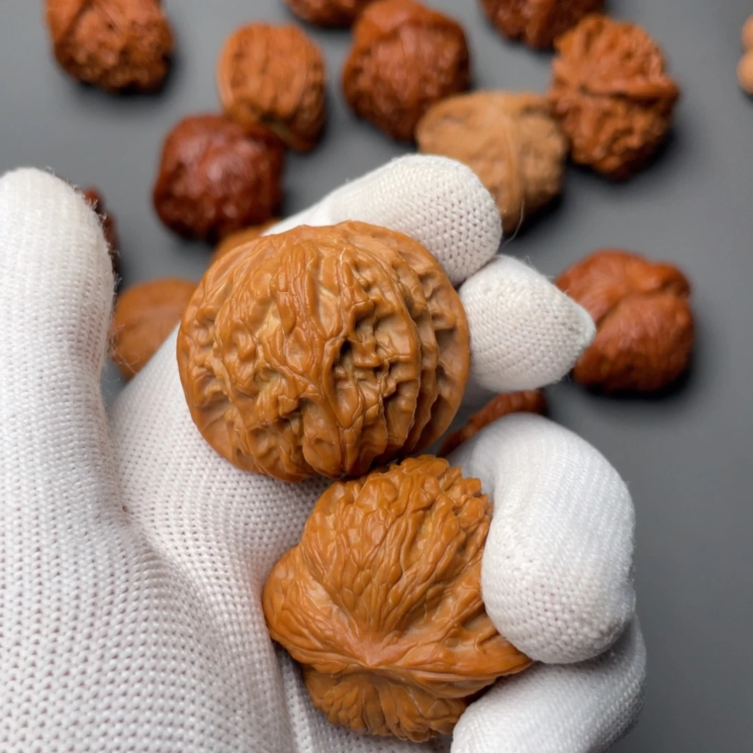 在***方文玩核桃吊坠28号38磨盘