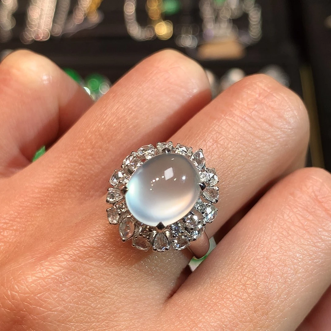 翡翠18K金镶嵌戒指玻璃种双眼皮蛋面戒指