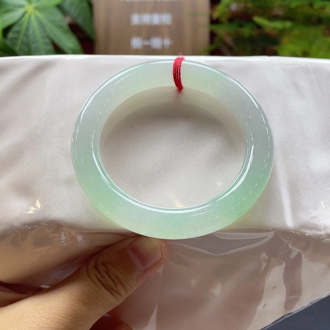 翡翠未镶嵌手镯18 号链接