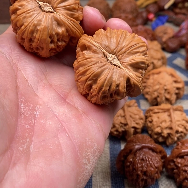 文玩核桃手串最****怀核桃