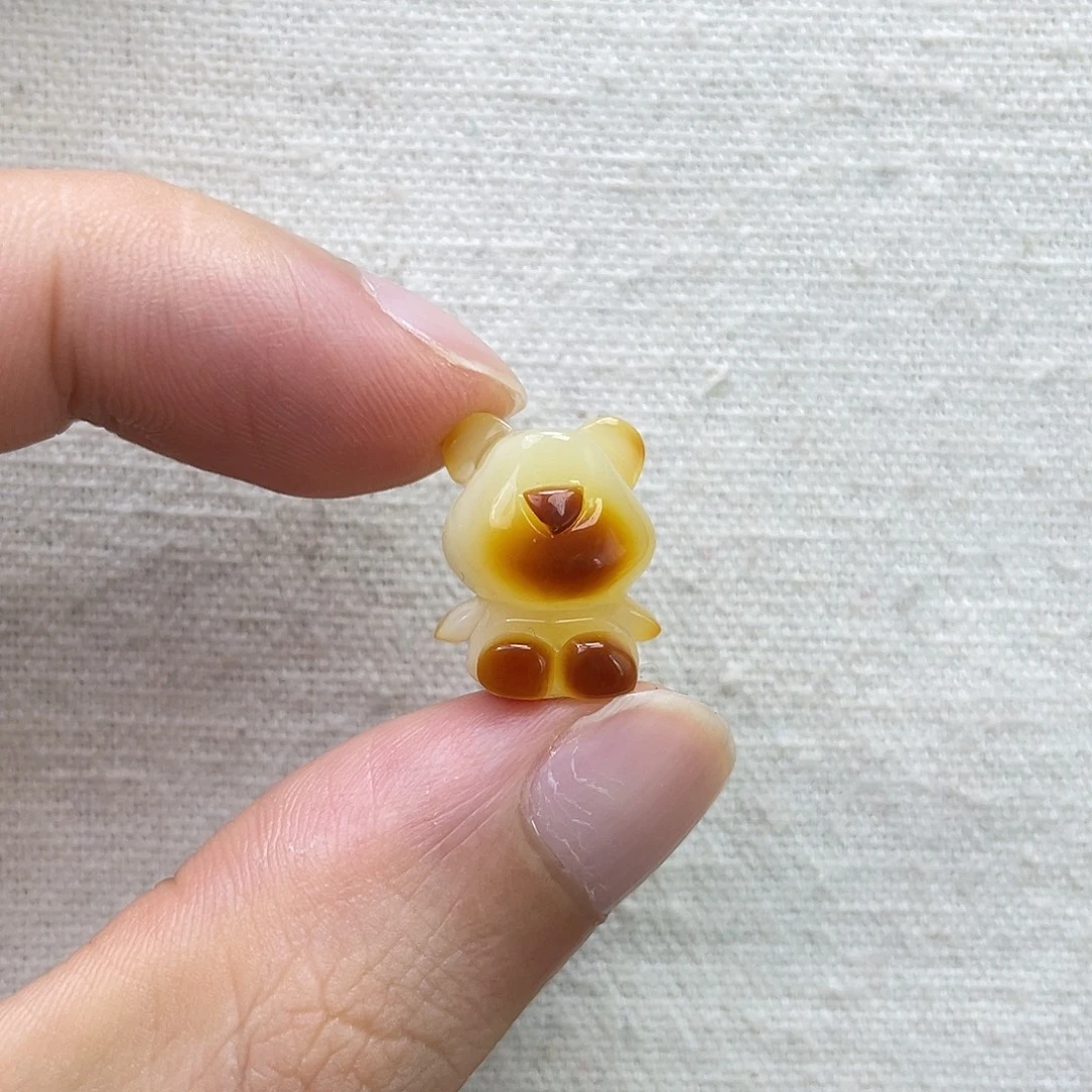 琥珀未镶嵌珠宝奇石俏色白熊