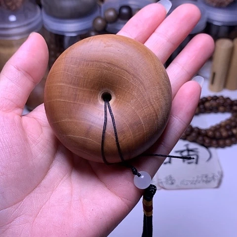 檀香木把件老山檀香大面包圈微瑕