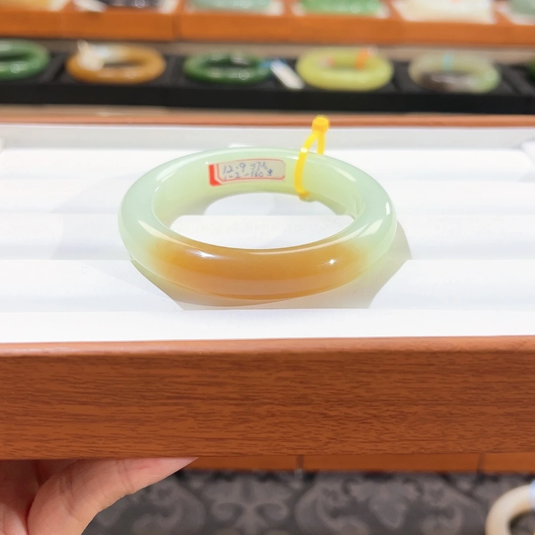 和田玉手镯未镶嵌俊****e