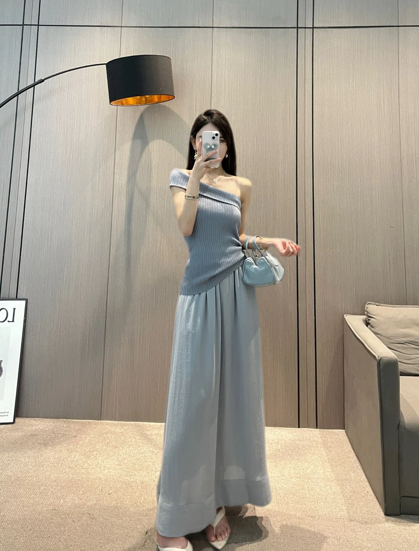 JIAMI【夏纳之夜】夏季斜肩收腰针织上衣A字伞裙套装T051