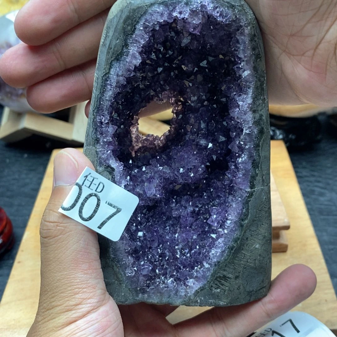 未镶嵌水晶大型摆件（非配饰）