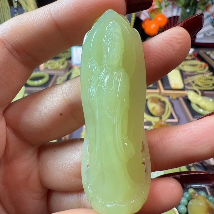 颈饰未镶嵌和田玉（黄玉）