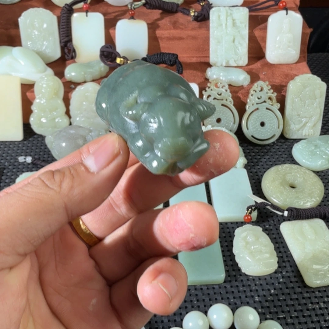 和田玉未镶嵌颈饰