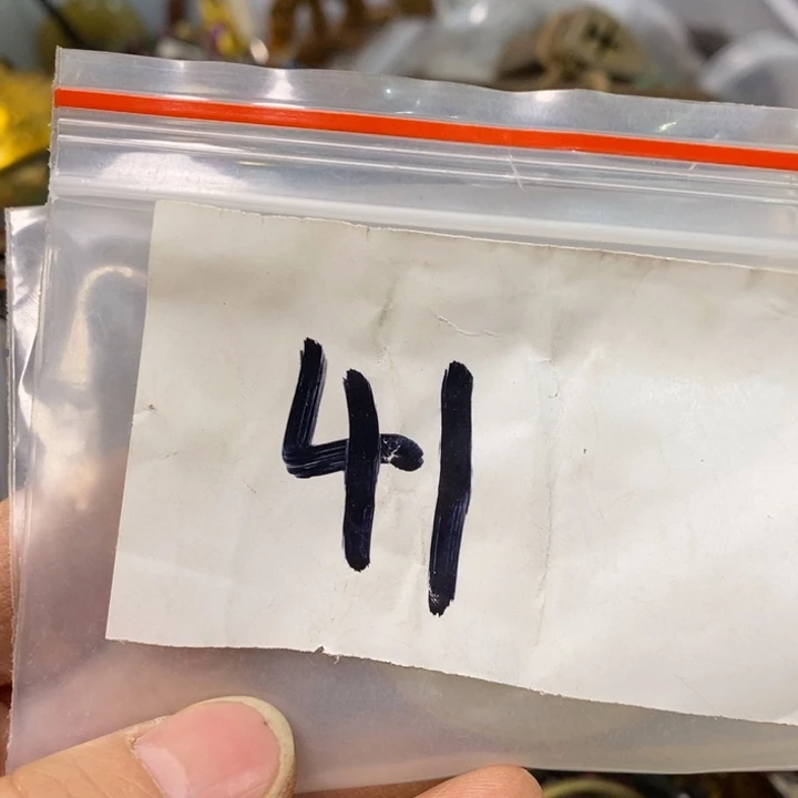 霞***娜娜文玩杂项专属链接