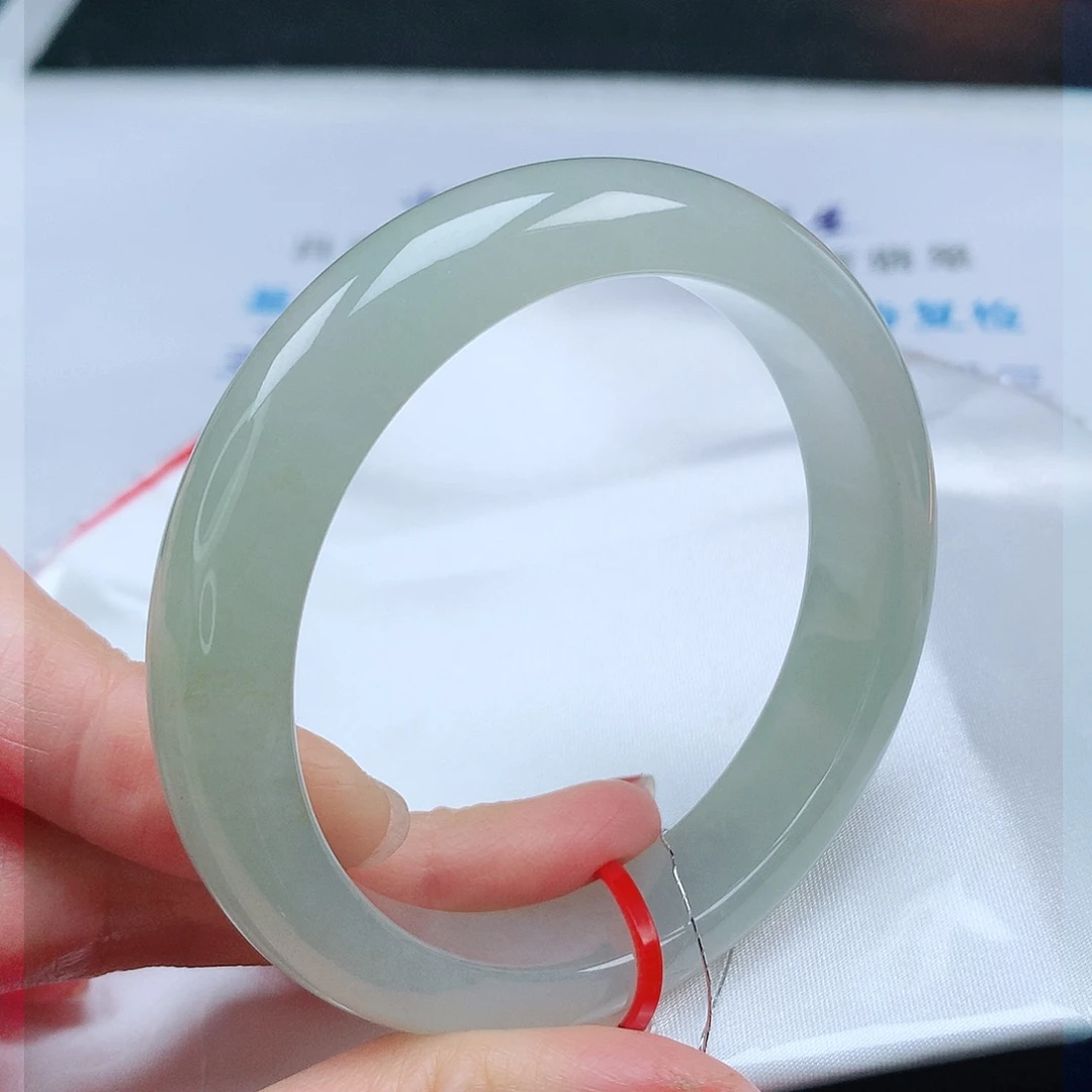 翡翠手镯未镶嵌57圈