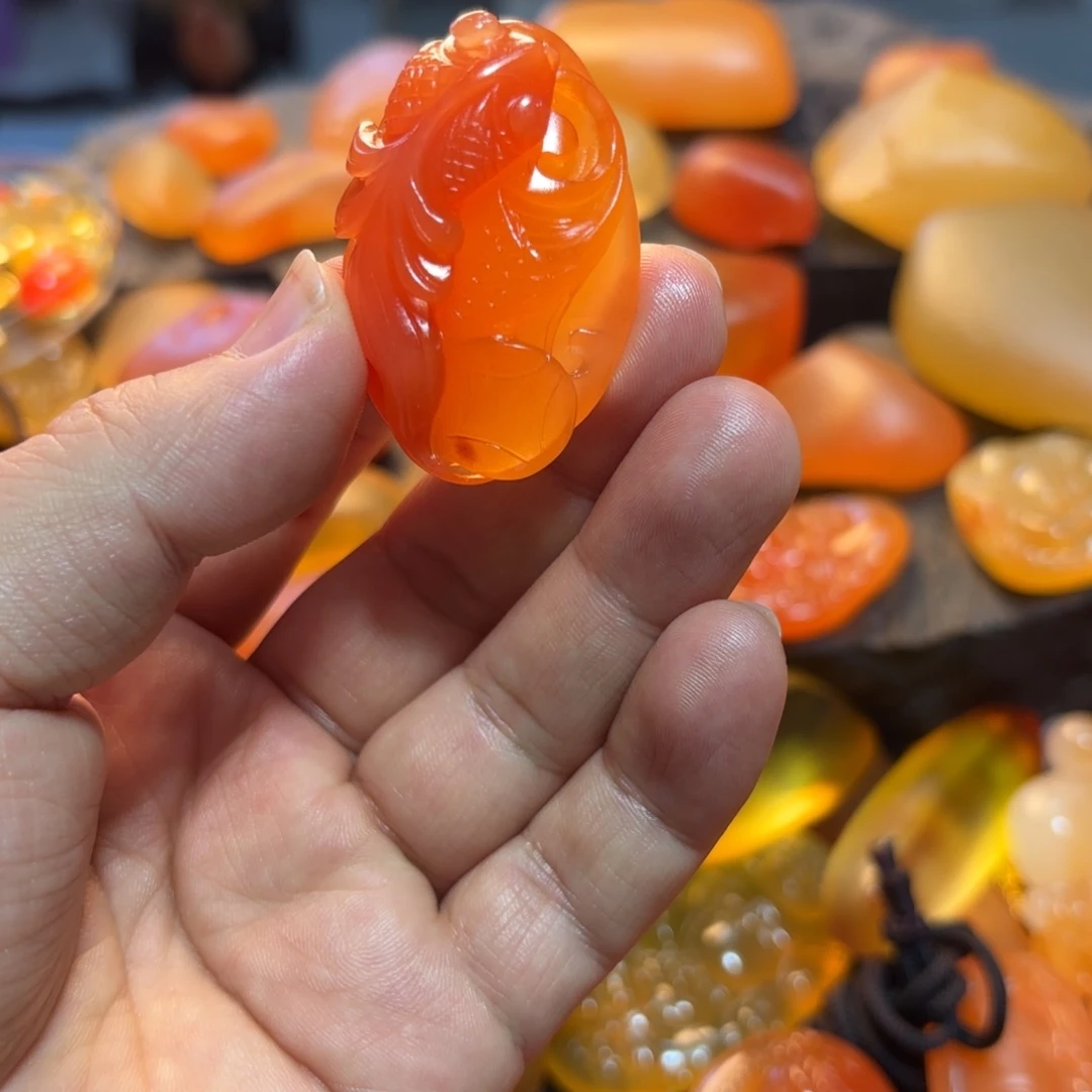 石英质玉挂件未镶嵌枯*蝶