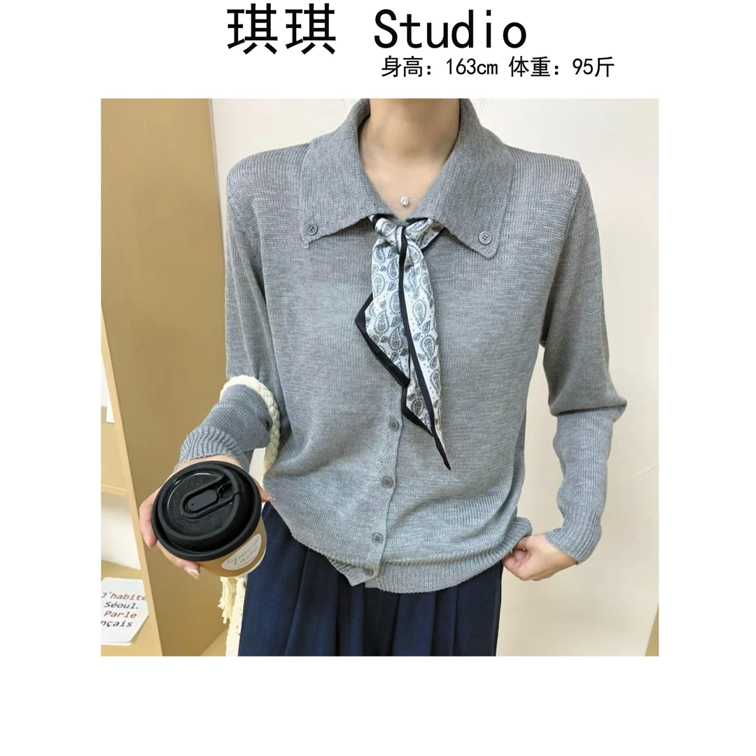 《琪琪家》夏季新款翻领排扣气质时尚带丝巾减龄针织开衫802-S