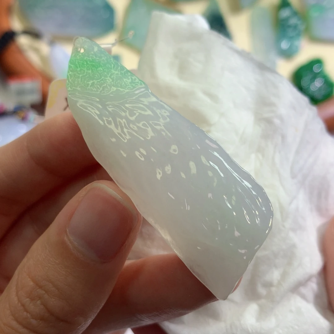 【闪购商品】翡翠吊坠(不含链)未镶嵌 3568
