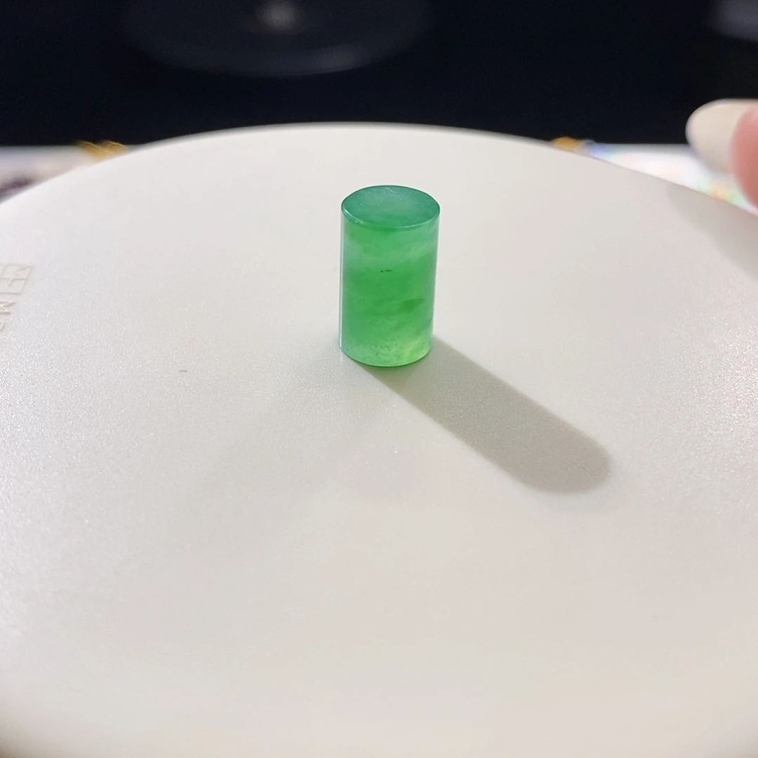 翡翠散珠冰绿桶珠