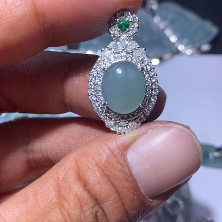 翡翠未镶嵌颈饰天然翡翠