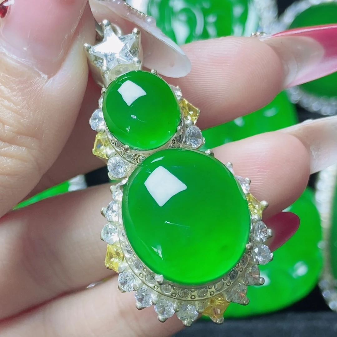 翡翠未镶嵌颈饰